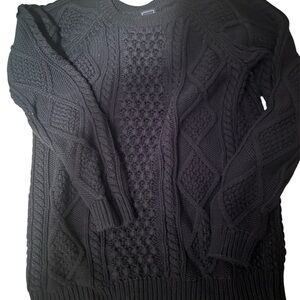 GAP Women’s NavyCable Knit Crewneck Sweater